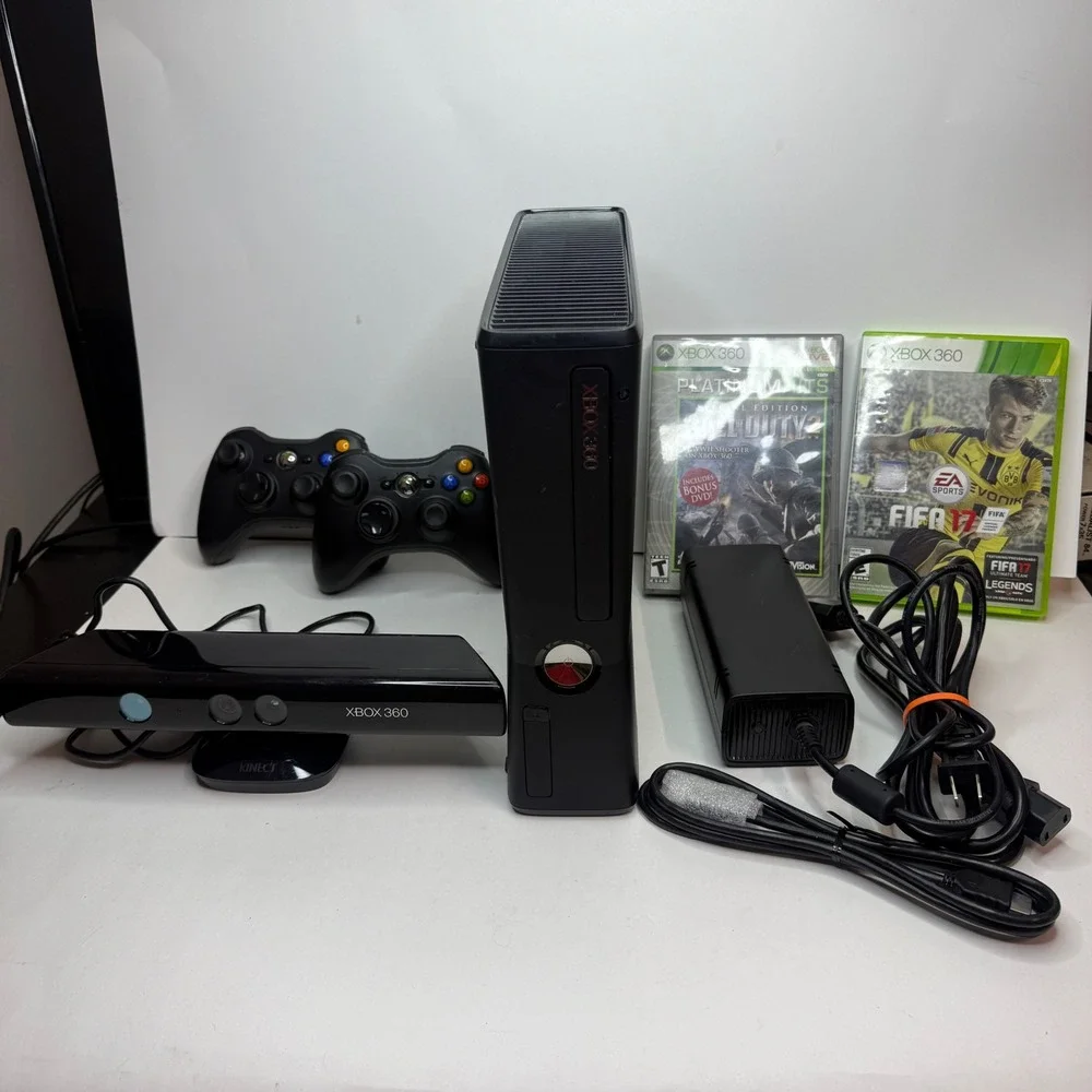 Microsoft Xbox 360 S Console Bundle 2 Controllers Kinect Call of Duty FIFA 17